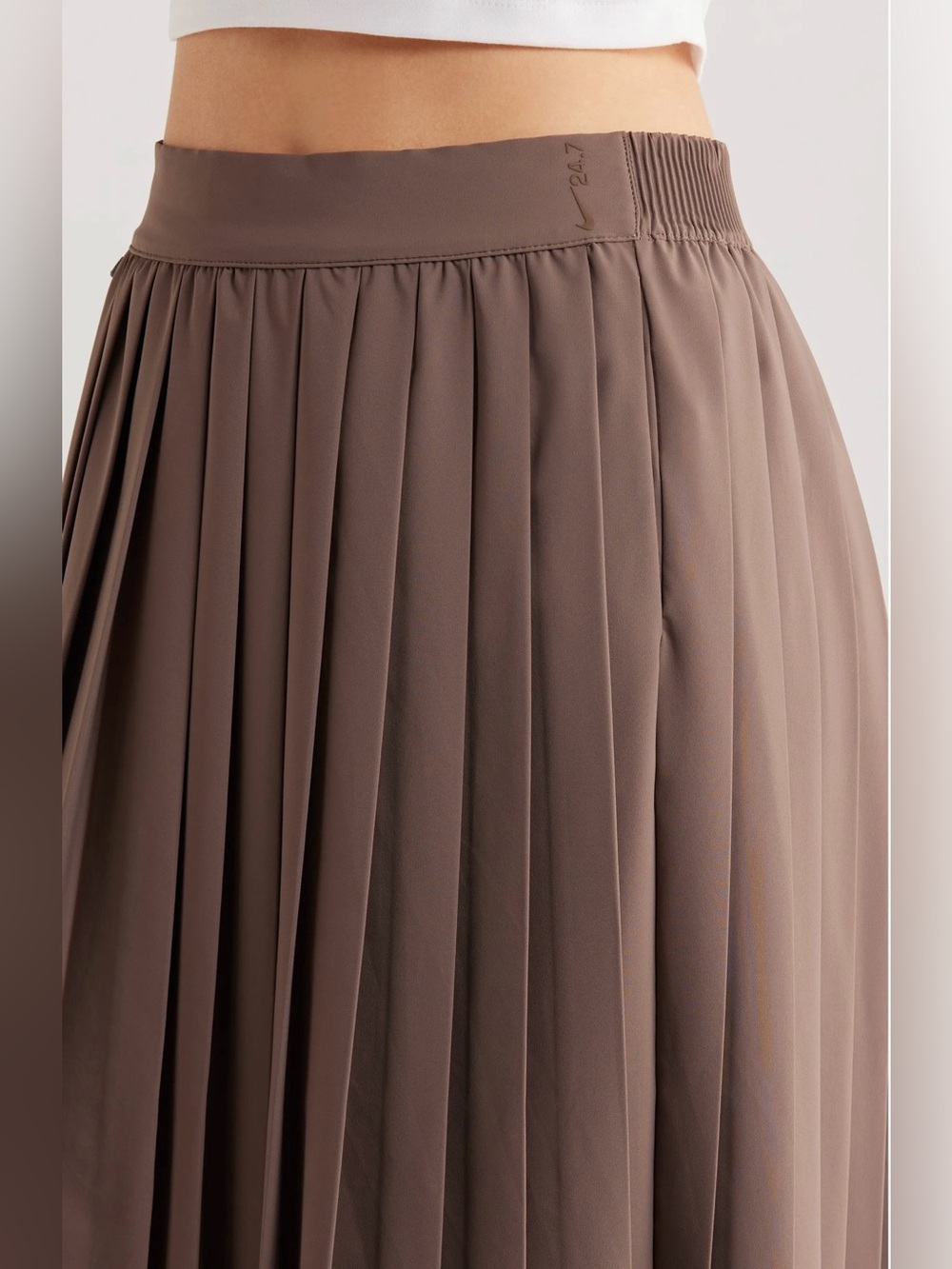 24.7 PerfectStretch Dri-FIT Pleated
Skirt - Picture 6 of 10
